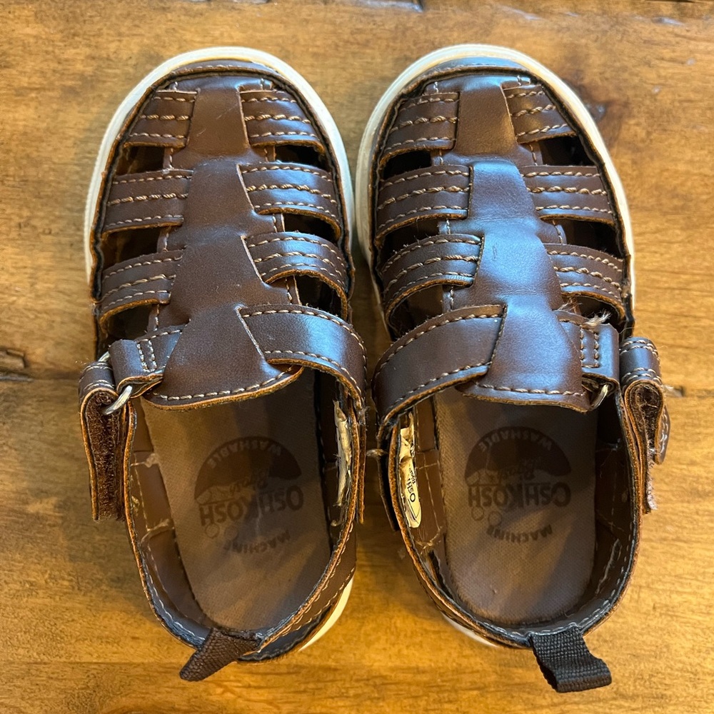 OshKosh Brown Walker Sandals Sz. 6